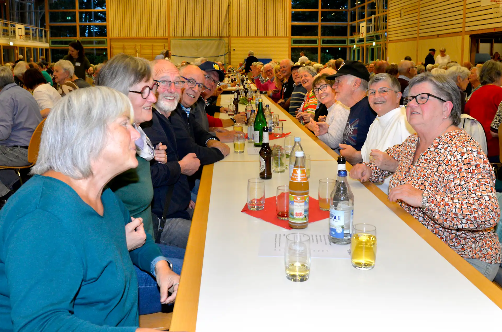 Gute Stimmung beim Ausklang in der Durlesbachhalle in Reute.