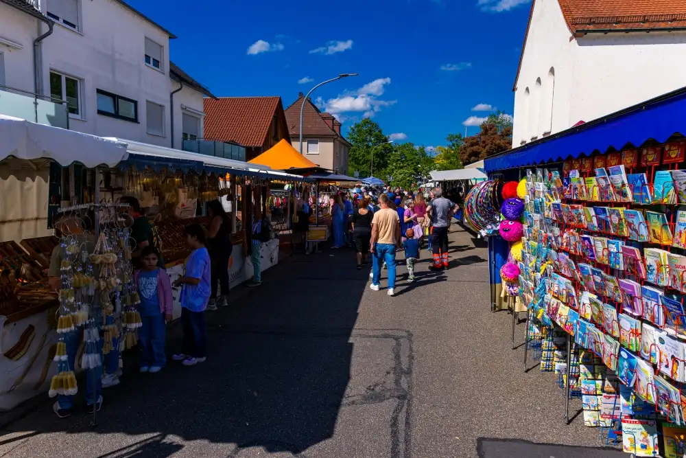 Bild zu „Herbstmesse mit Krämermarkt“ (Ort und Inhalt nicht aus dem Dateinamen ersichtlich).