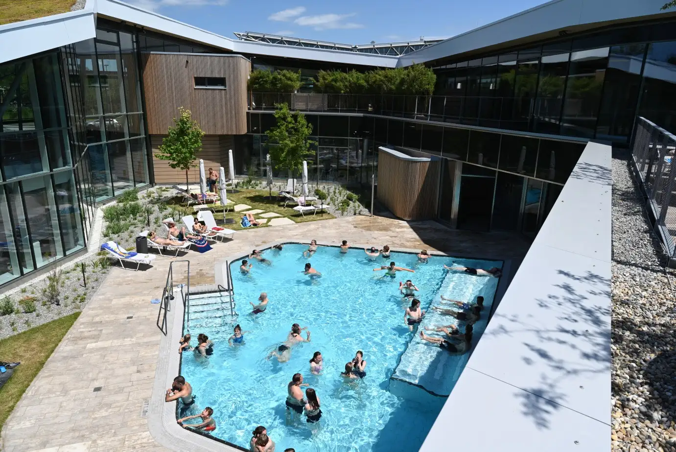Derzeit wird das Solebecken im Sport- und Freizeitbad instandgesetzt.