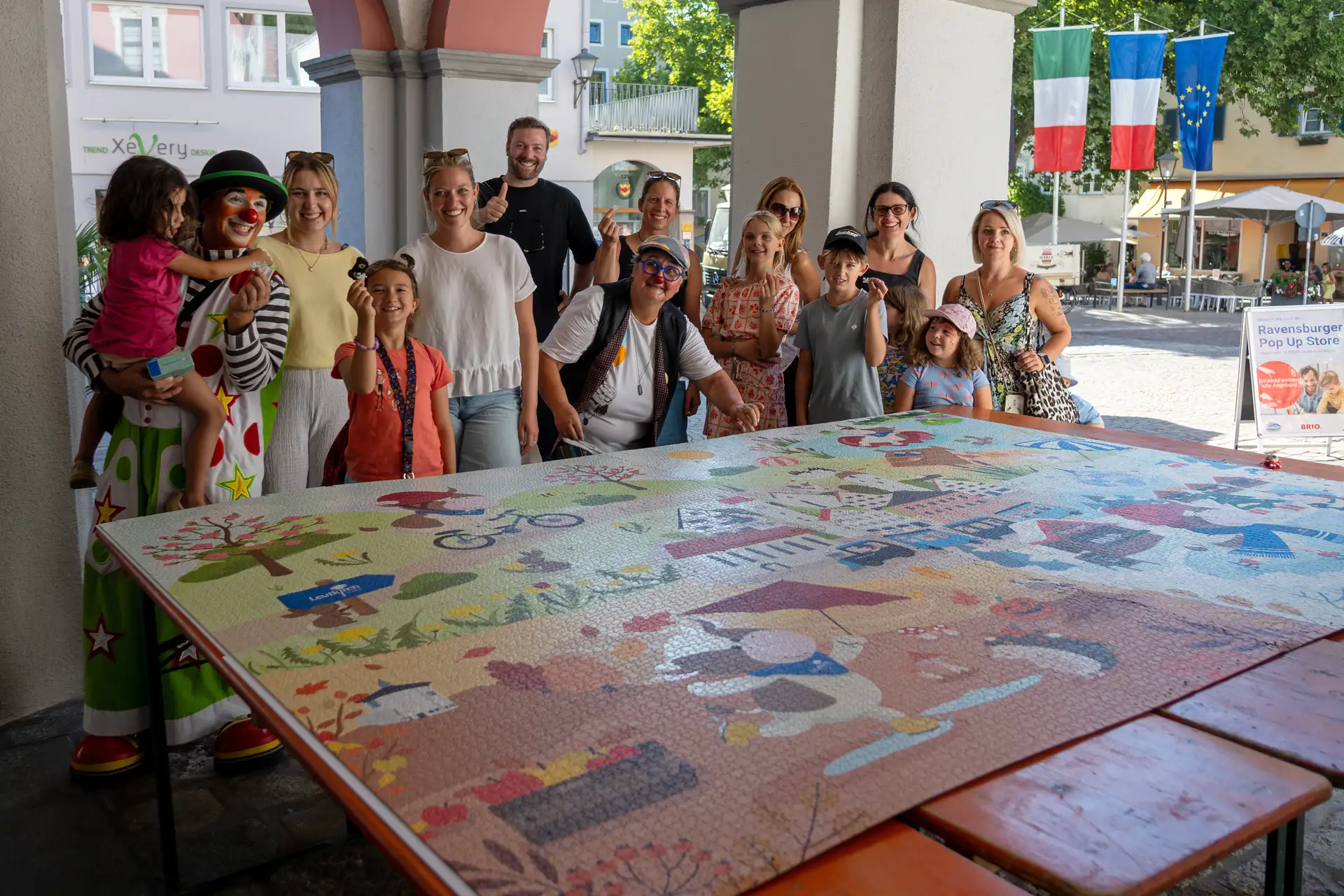 Beim ALSO-Kindertag: 16.000-Teile-Puzzle unter den Rathausarkaden