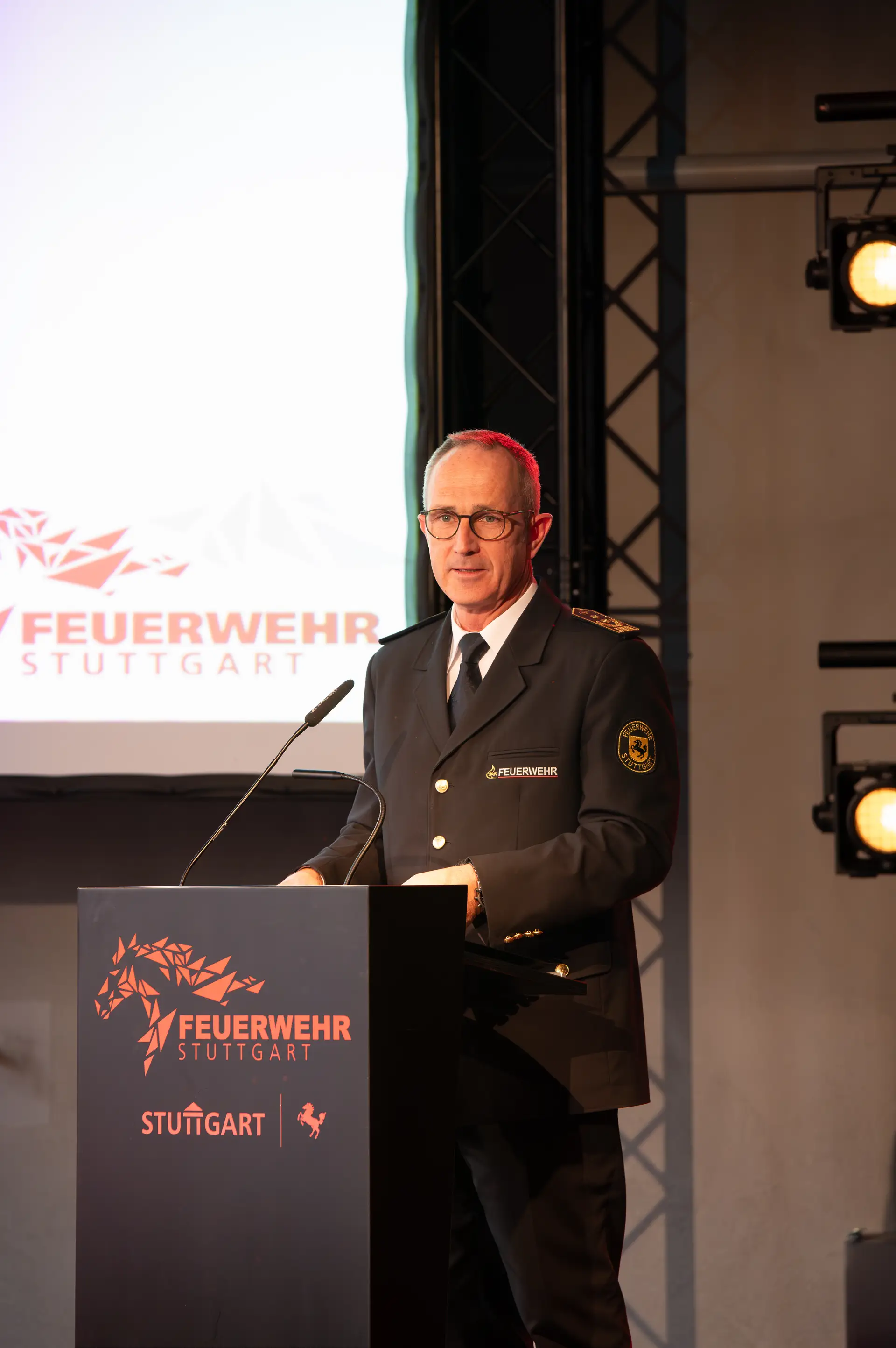 FW Stuttgart: 50 Jahre Rettungsdienst bei der Feuerwehr Stuttgart
