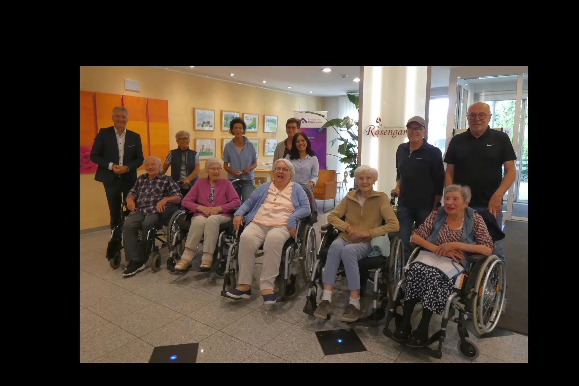 Förderverein stattet Rollstuhlgruppe mit drei elektrisch unterstützten Rollstühlen aus