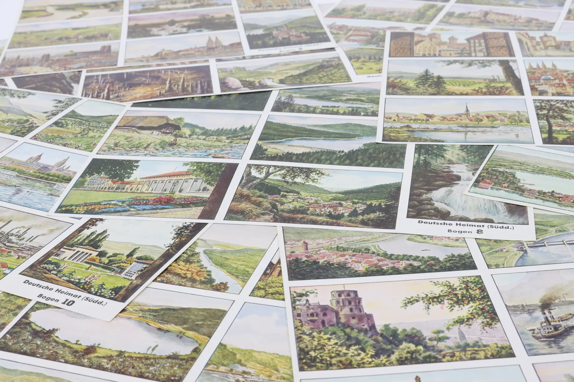 Auch die Sammelbilder von Richard Kiwit sind in der Ausstellung "Stadt – Land – Sehnsucht" zu sehen.