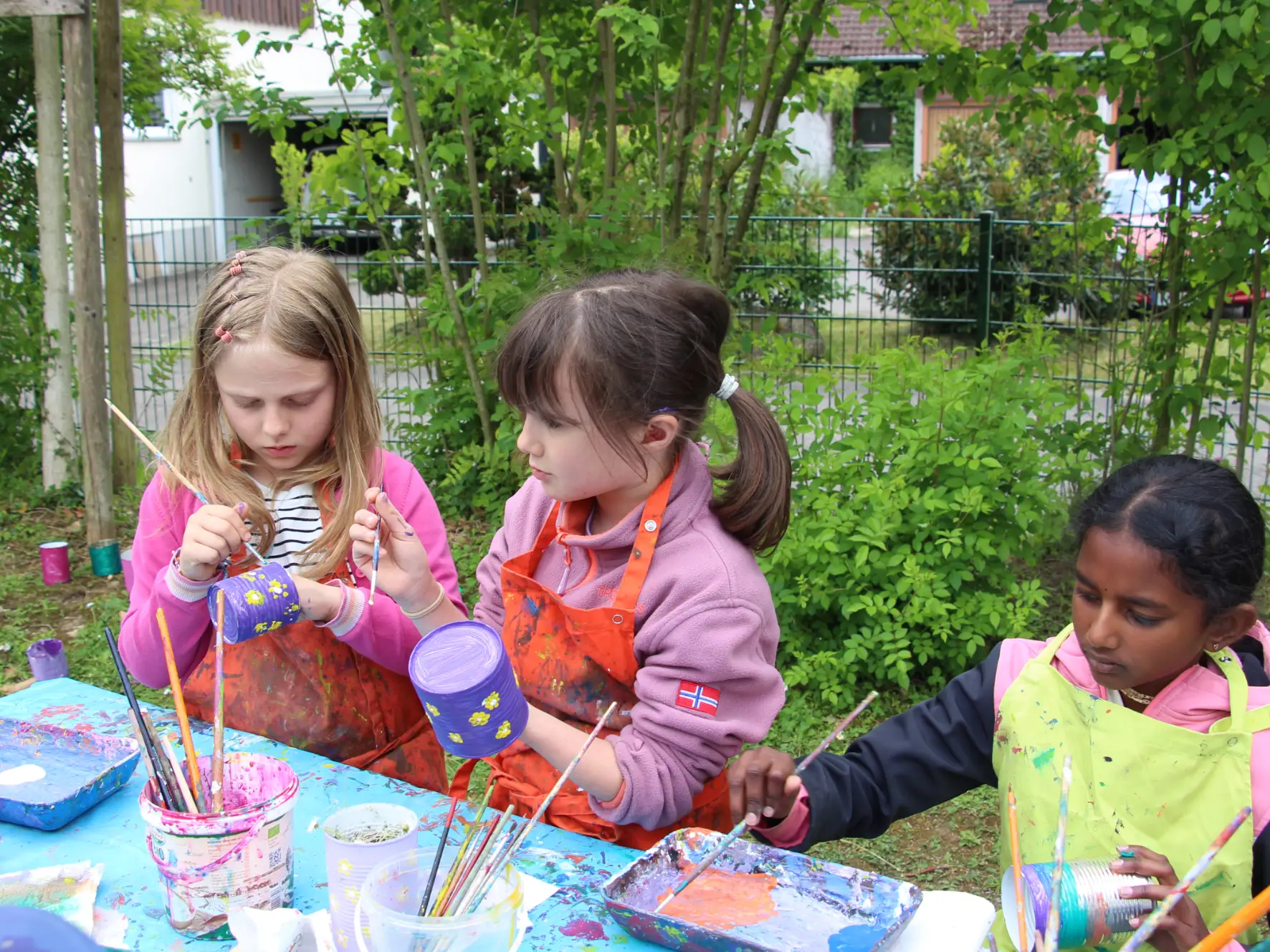 Viel Spaß hatten die Kinder bei den vielfältigen Angeboten des Spielbusses – und das direkt vor der eigenen Haustür.