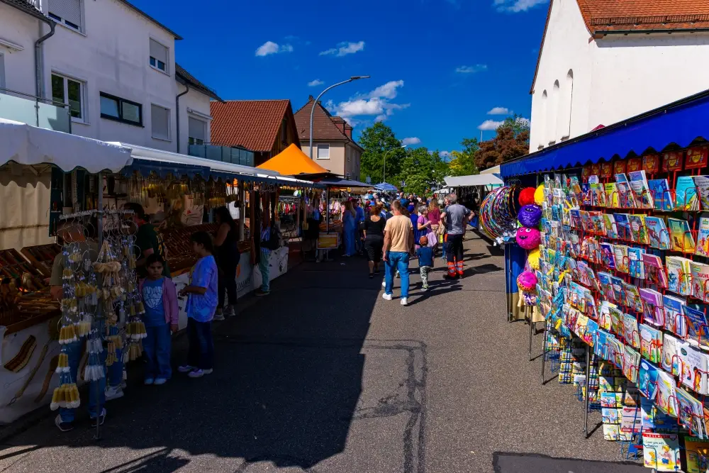 Bild zu „Herbstmesse mit Krämermarkt“ (Ort und Inhalt nicht aus dem Dateinamen ersichtlich).