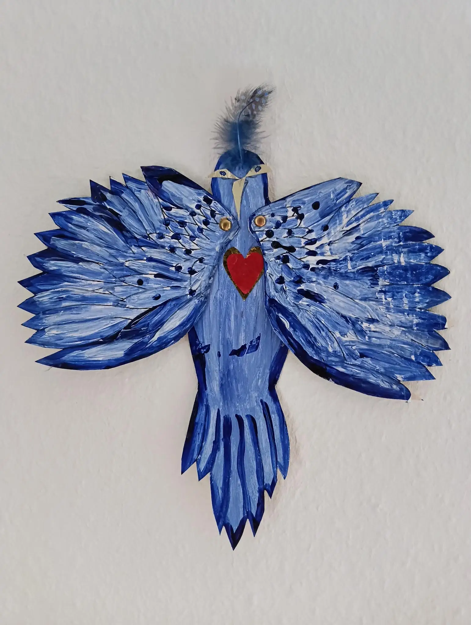 Der Zaubervogel hält mit seinem dichten Gefieder schöne Erinnerungen in der kalten Jahreszeit warm.