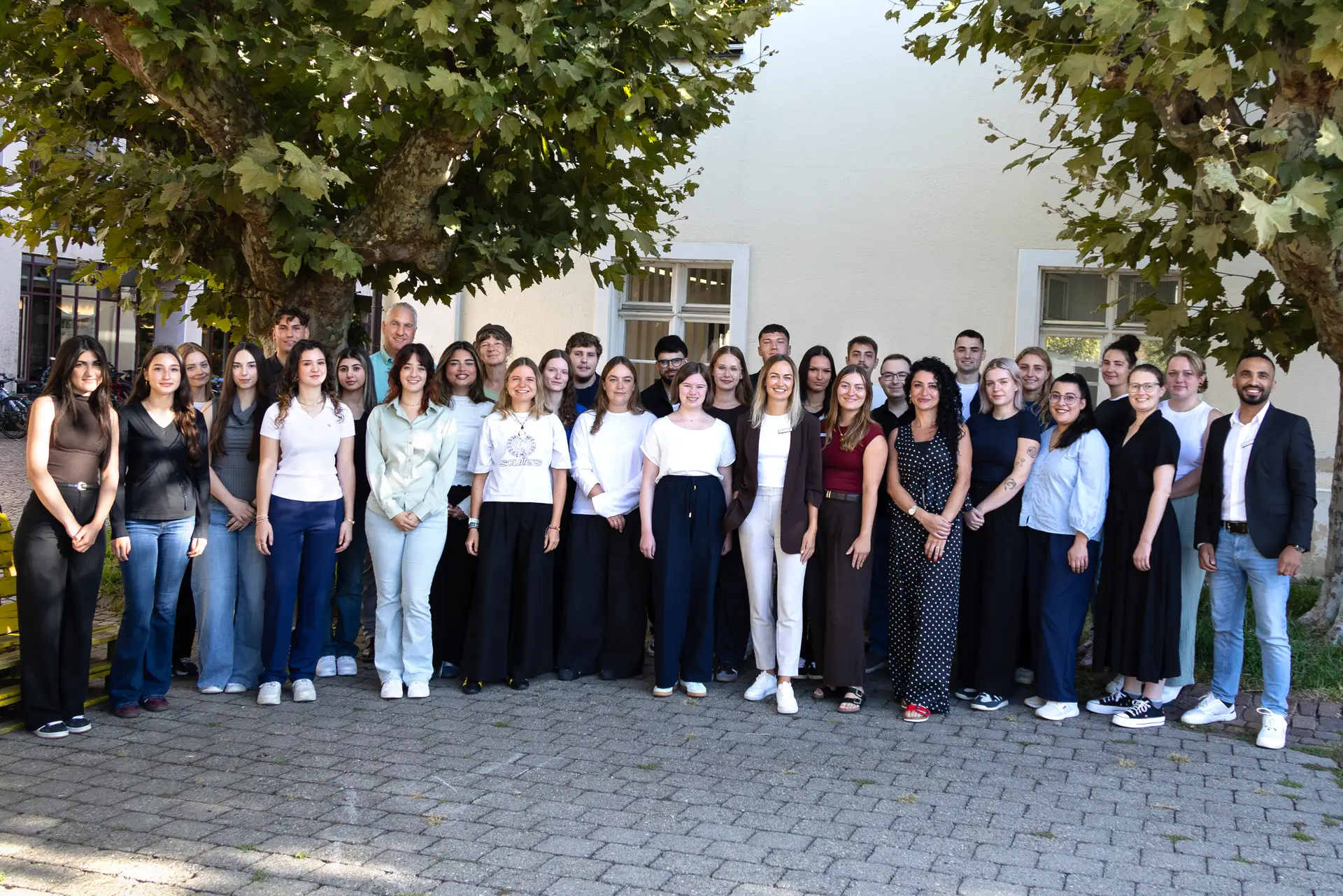 Erster Landesbeamte Philipp Gärtner, Mitglied des Personalrats Mahmood Zidan, interne Gleichstellungsbeauftragte Mona Palm, Ausbildungsleitung Nathalie Thorns und Amélie Fischer, hießen die neuen Auszubildenden und Studierenden an ihrem ersten Tag im Landratsamt Konstanz willkommen.